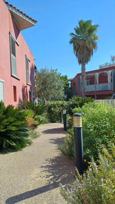 Appartement à MAUGUIO