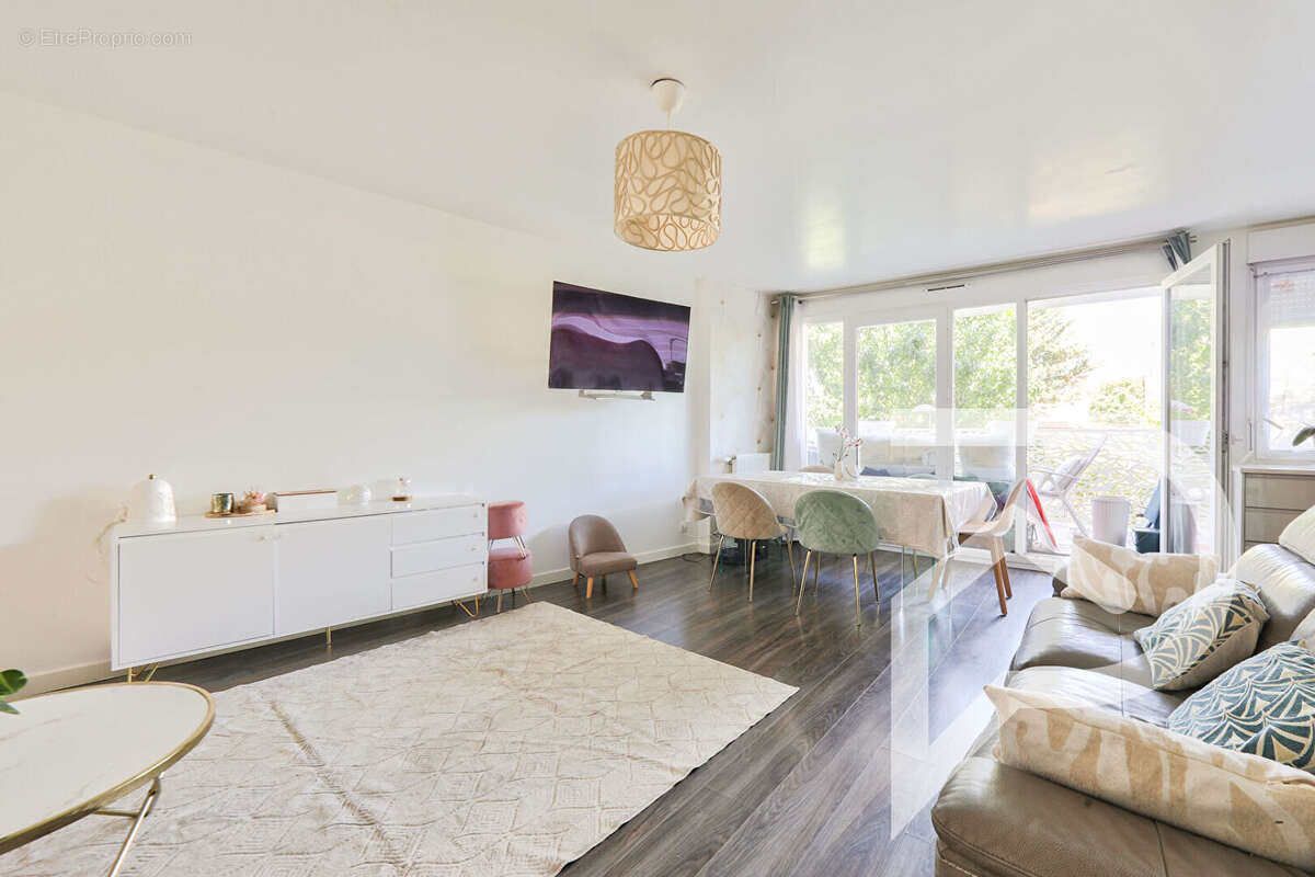 Appartement à IVRY-SUR-SEINE