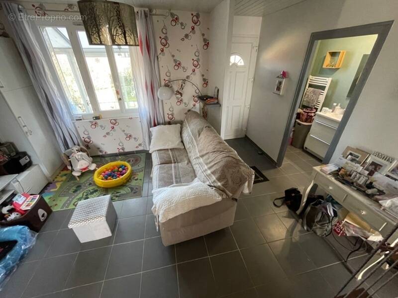 Maison à MONTAIGUT-LE-BLANC