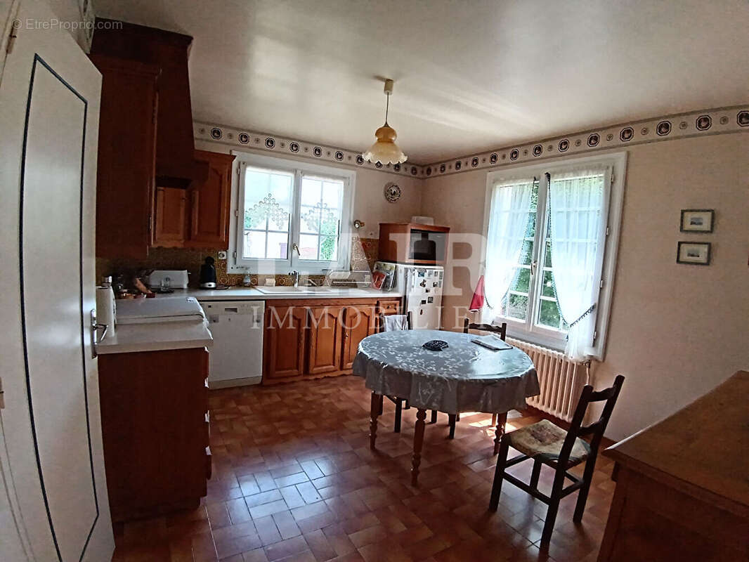 Maison familiale au Mêle-sur-Sarthe - ref.L15433 - photo 2