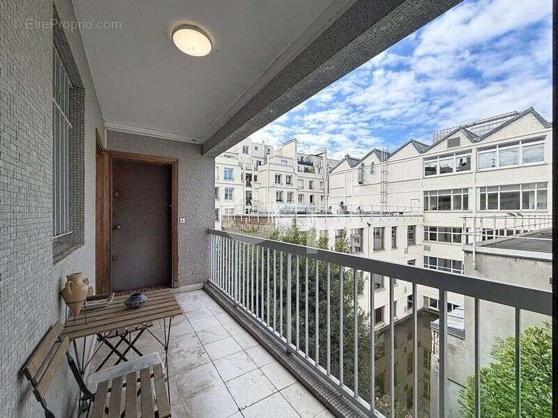 Appartement à PARIS-15E