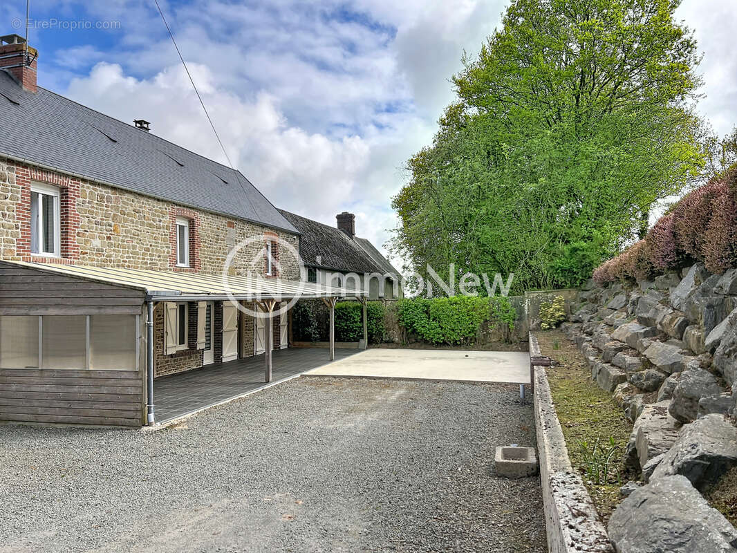 Maison à MONTABOT