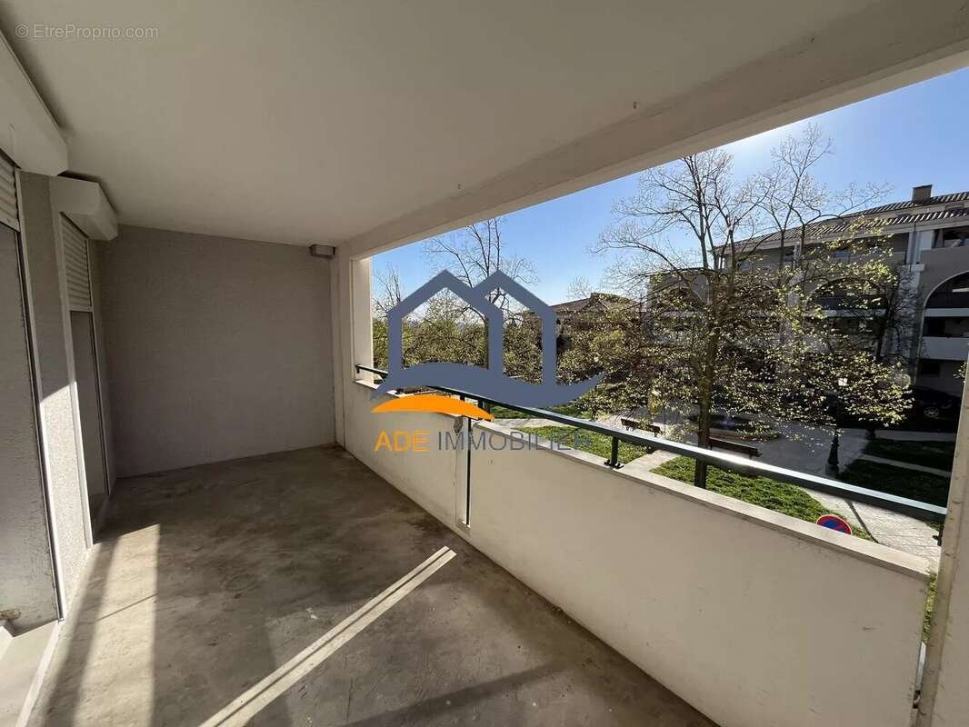 Appartement à EGUILLES