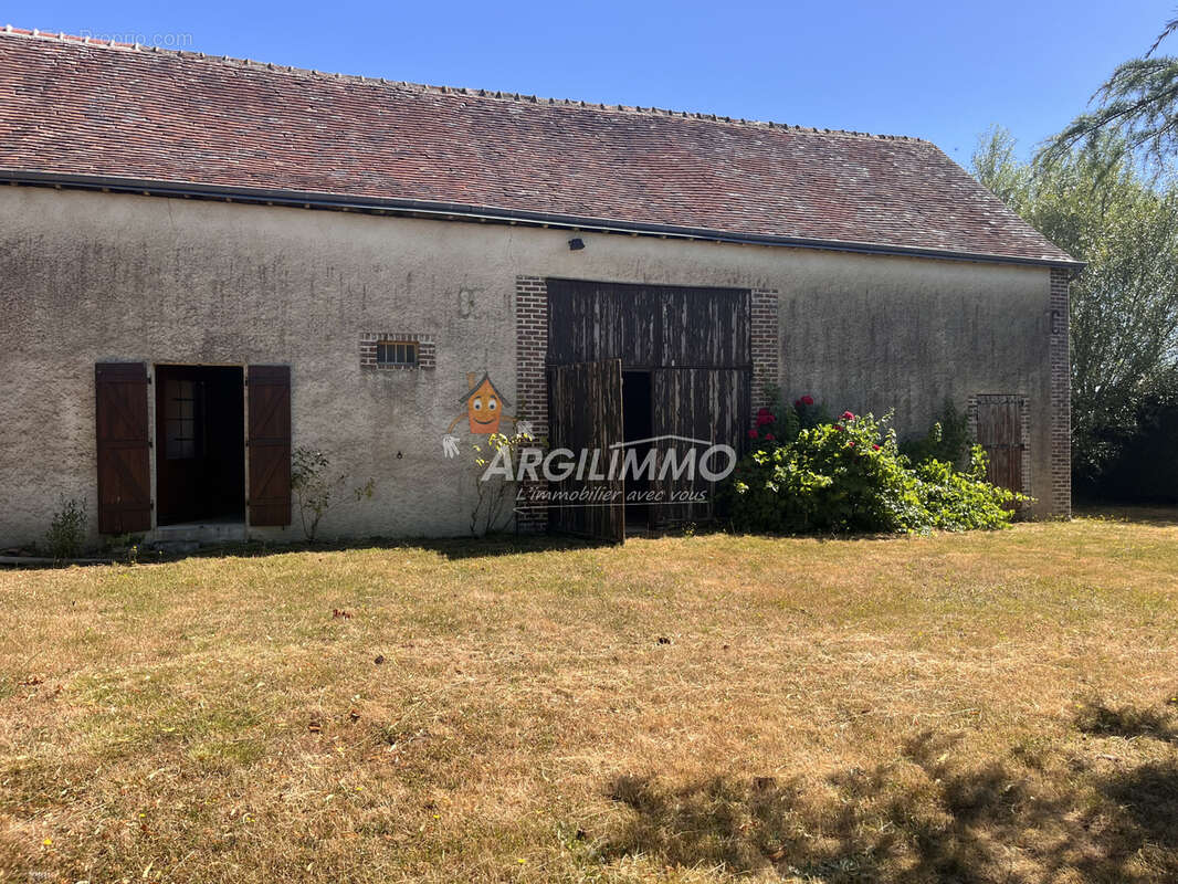 10mn SAINT CALAIS & BOULOIRE - Longère avec beau potentiel - photo 13