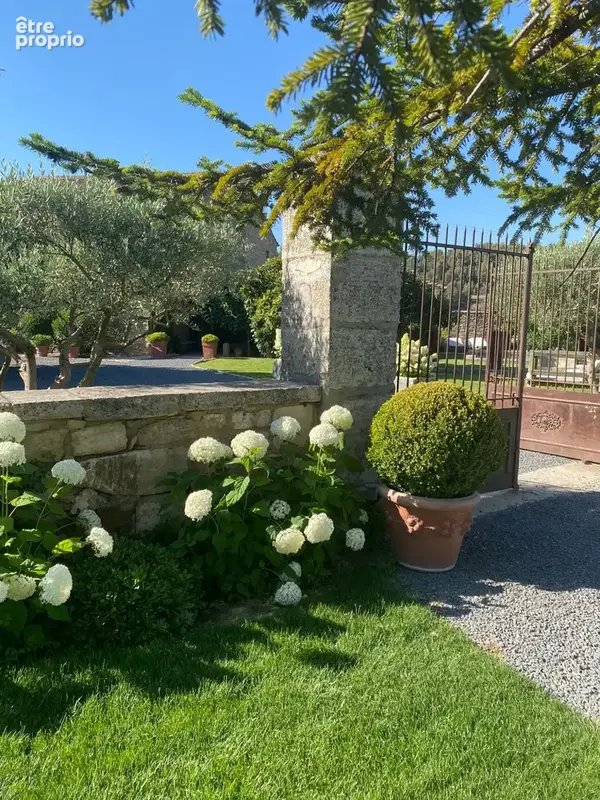 Maison 380 m² à Menerbes  - photo 5