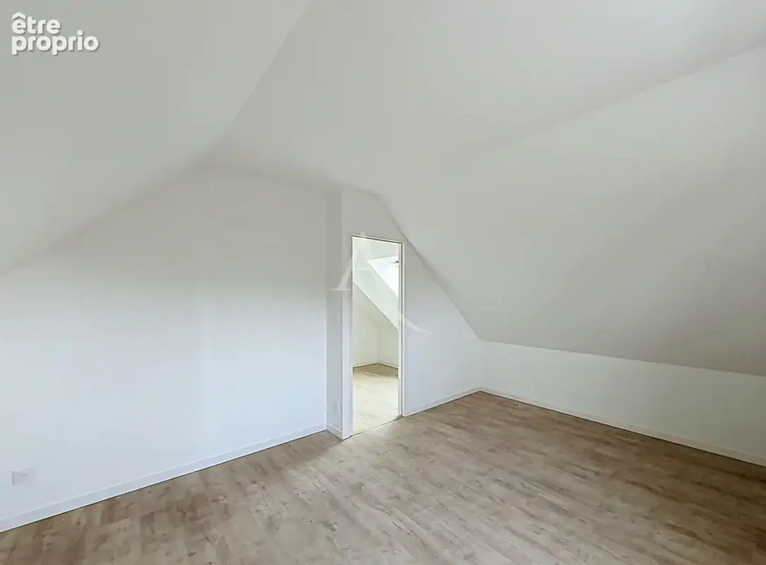 Maison Les Ponts De Ce 6 pièce(s) - photo 12