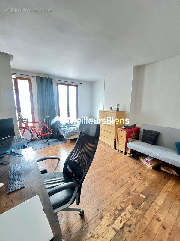 Appartement à PARIS-20E
