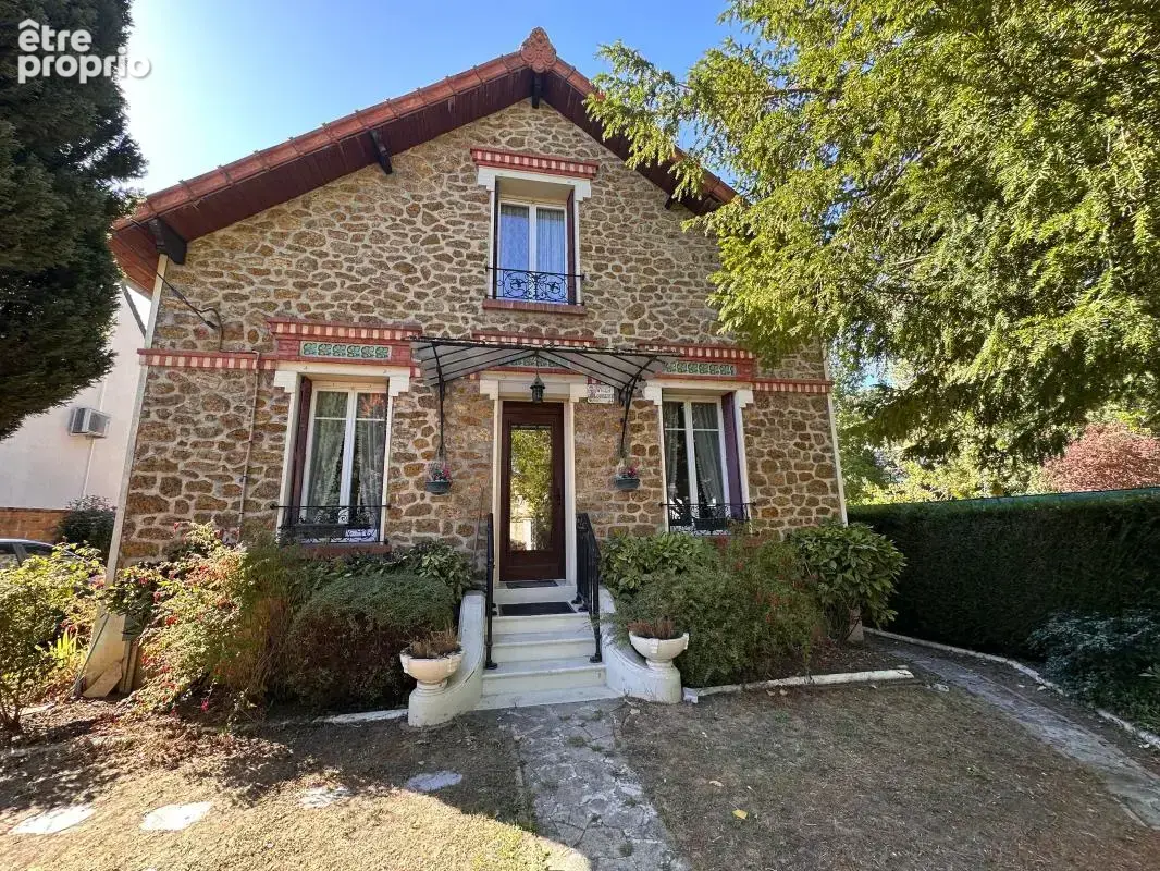 Maison T5 avec beaucoup de cachet et grande dépendance - photo 12
