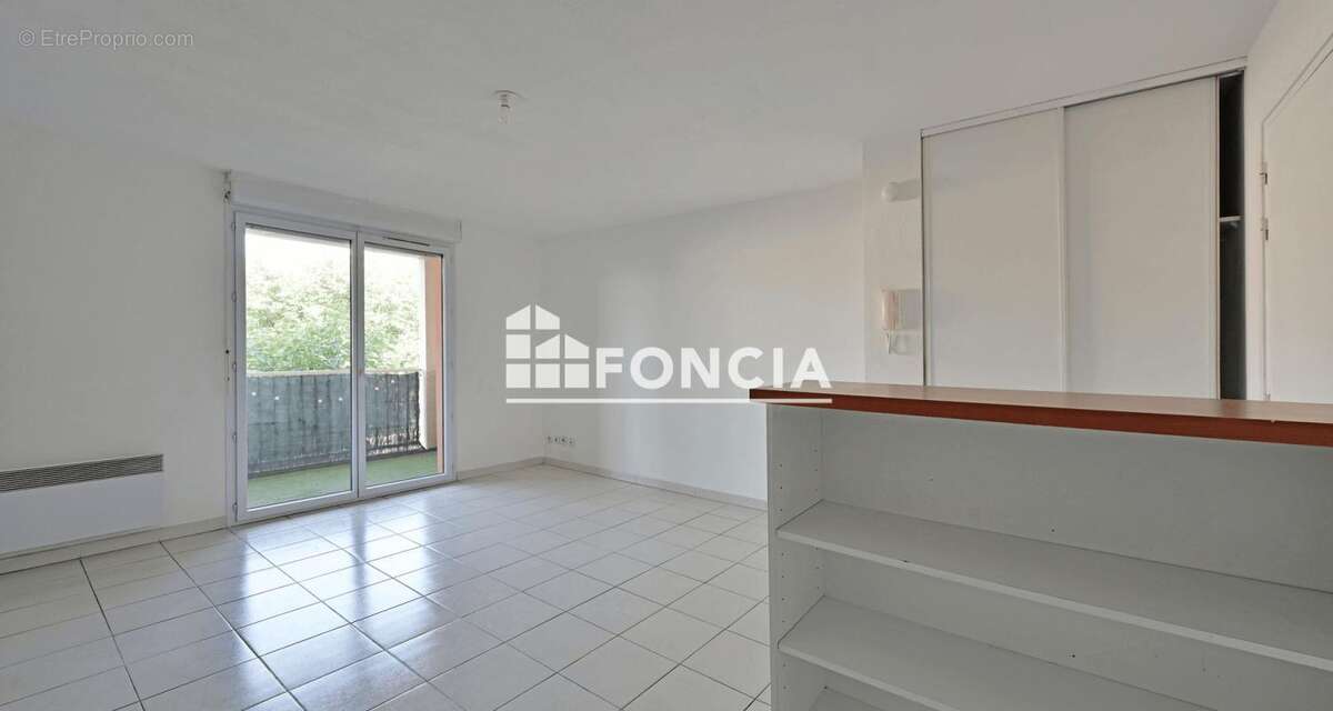 Appartement à FOURQUES