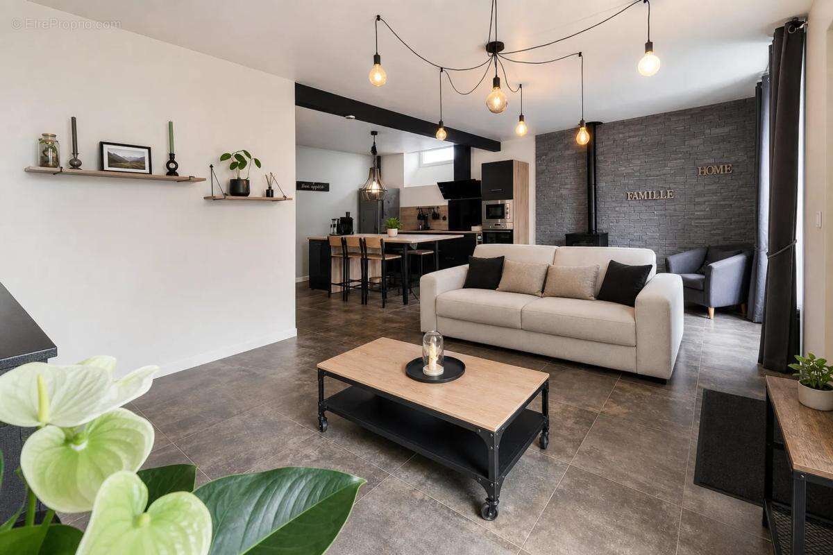 Lieusaint centre-ville – maison familiale rénovée de 200 m² – - photo 9