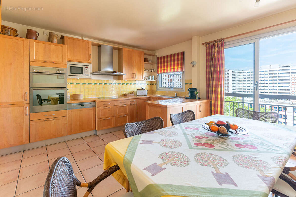 Appartement à PARIS-12E