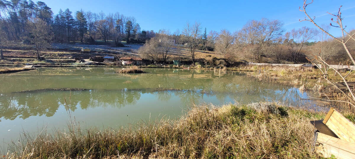 Terrain à CHATEAU-L&#039;EVEQUE
