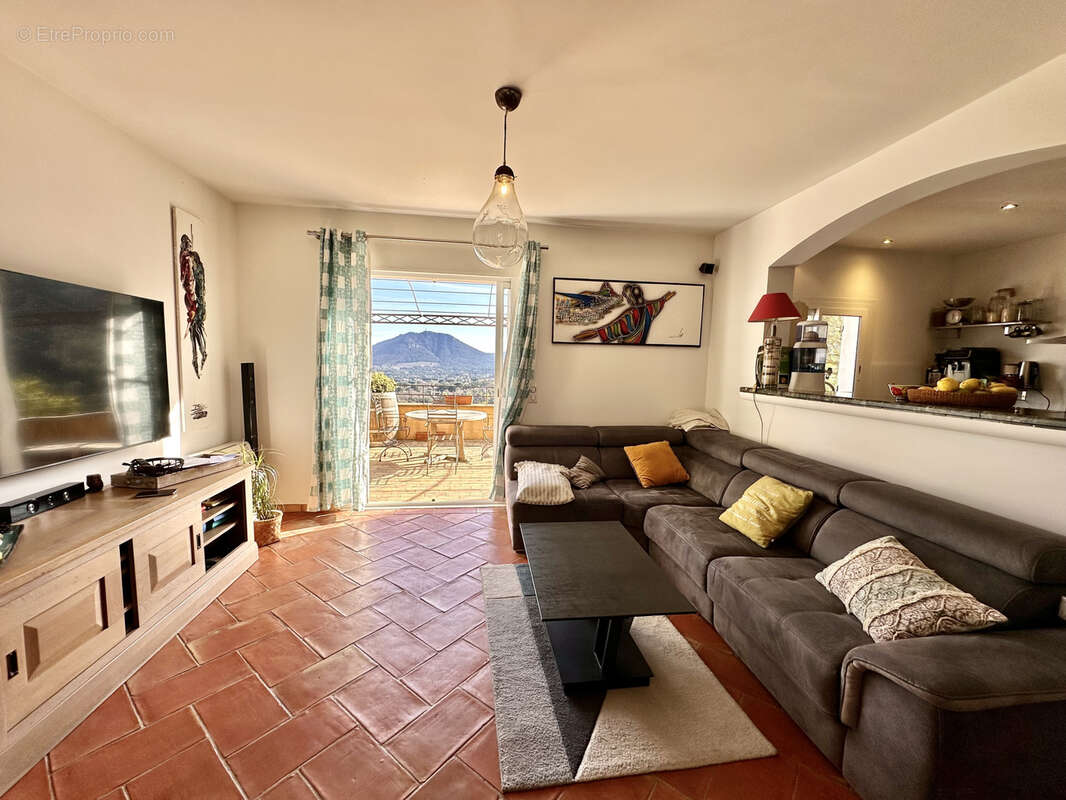 Maison à PLAN-DE-LA-TOUR