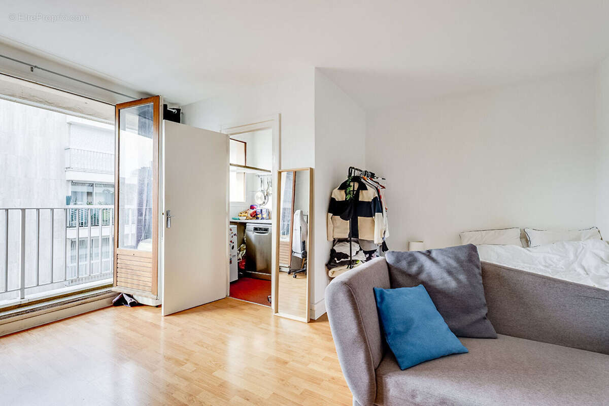 Appartement à PARIS-14E
