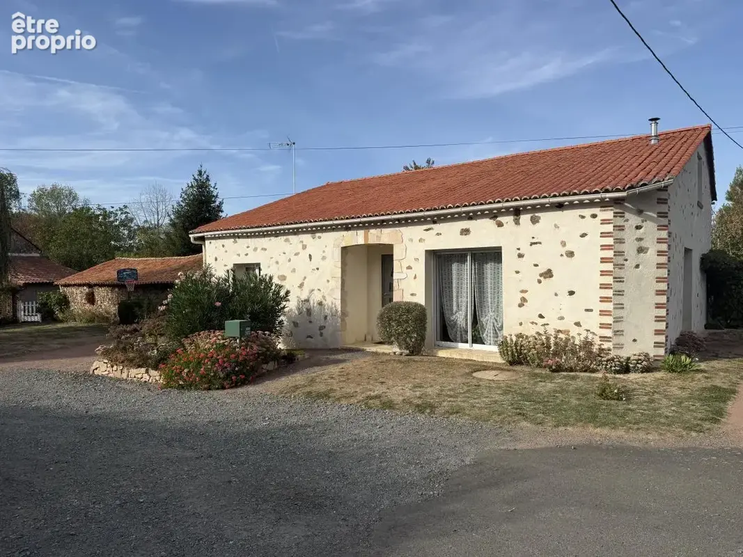 Photo Maison à Trementines au prix de 241 040€