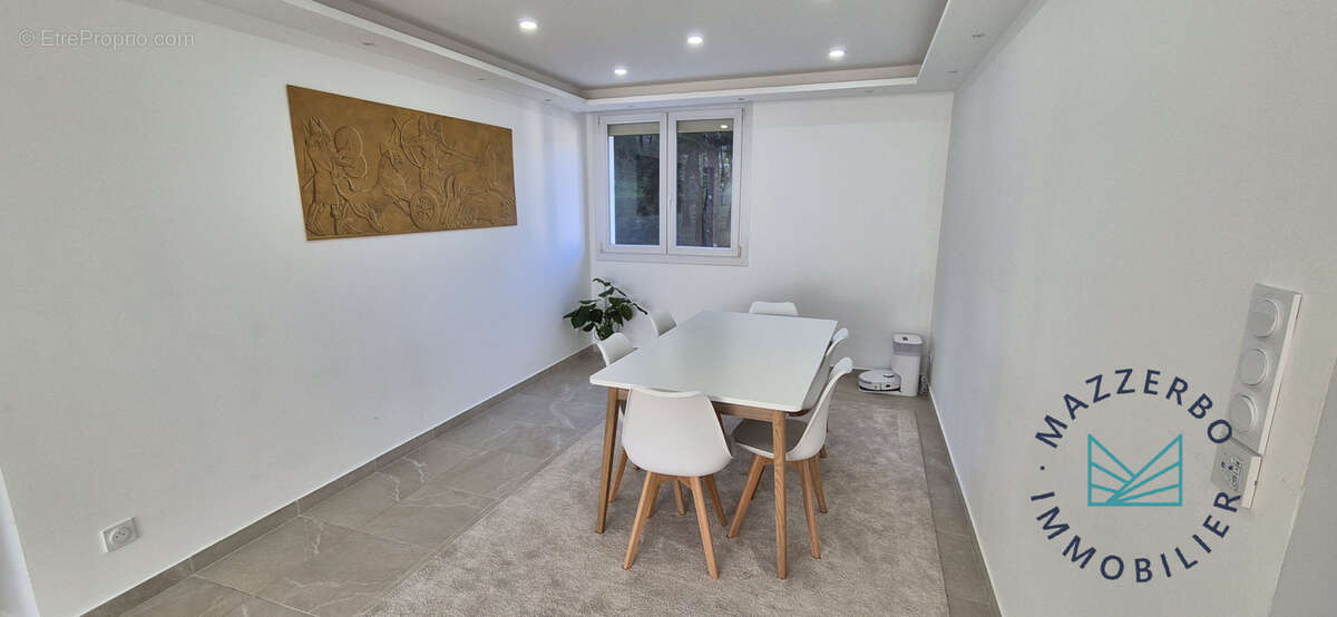 Appartement à MARSEILLE-9E