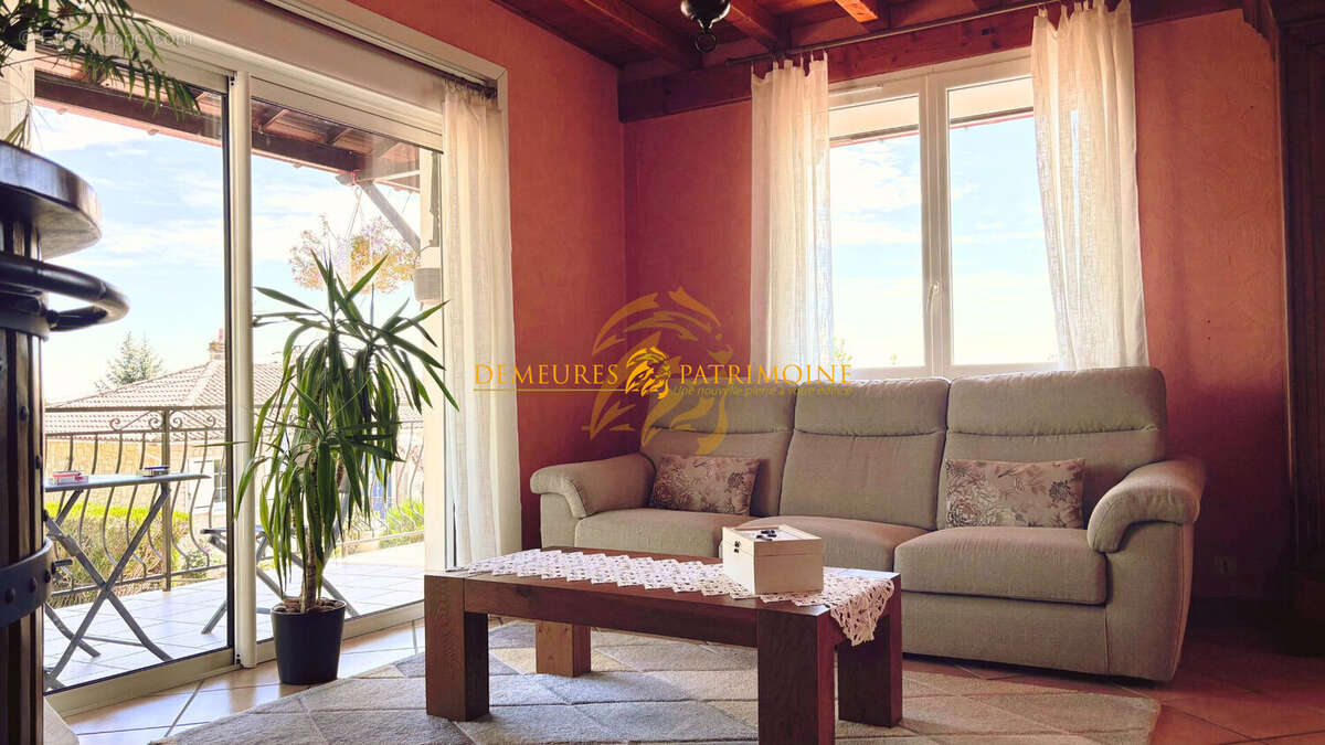 Maison à GOND-PONTOUVRE