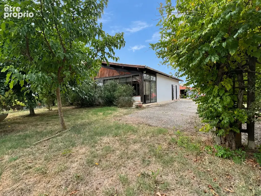 Ensemble immobilier avec dépendances et plus de 3 hectares de terrain - photo 2