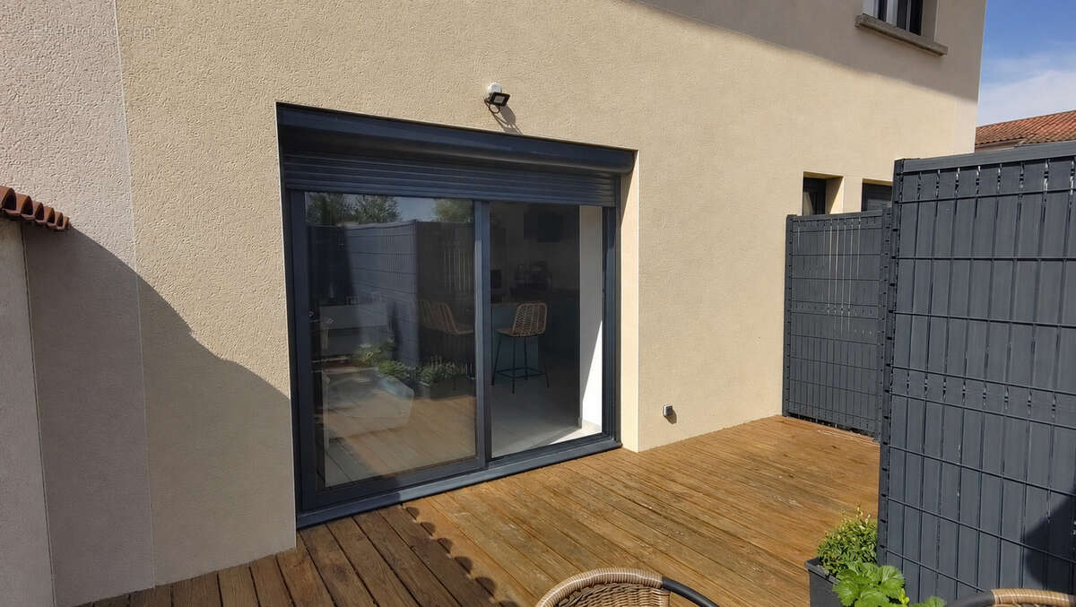 EXCLUSIVITÉ   AMBÉRIEUX-D'AZERGUES Appartement familial rénové avec terrasse et stationnements privés - photo 9