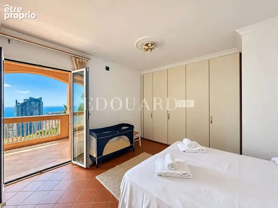 Dans un domaine privé et sécurisé, à vendre villa de prestige avec vue panoramique sur la Principauté de Monaco - photo 29