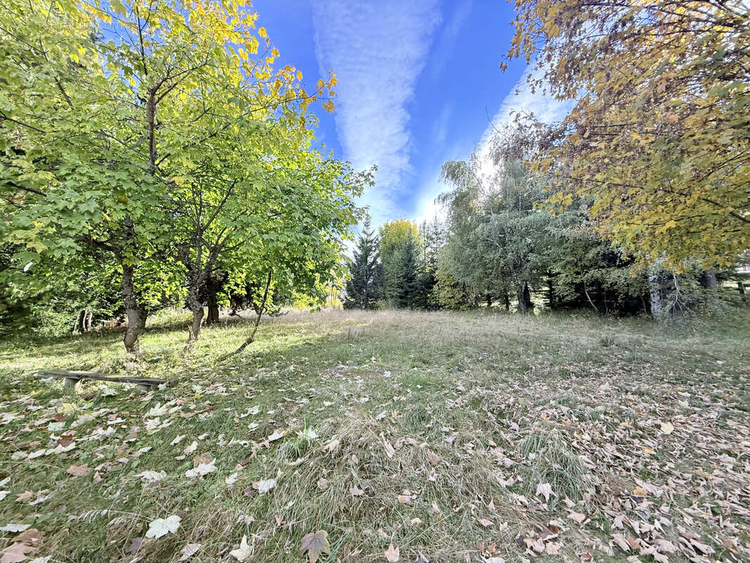Terrain à FONTCOUVERTE-LA-TOUSSUIRE