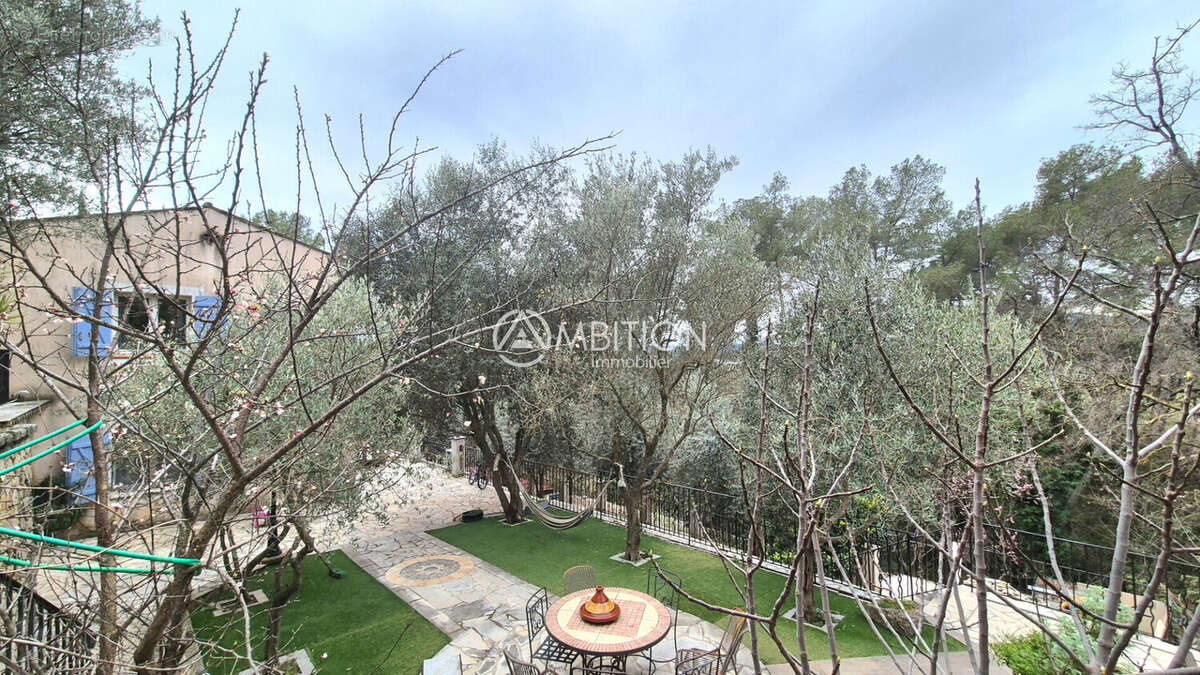 Maison à TOURRETTES