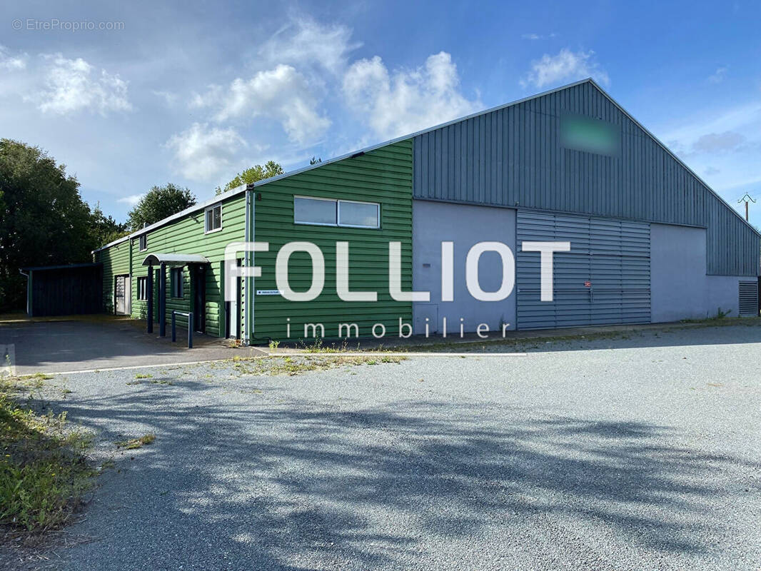 Commerce à SAINT-PIERRE-DE-COUTANCES