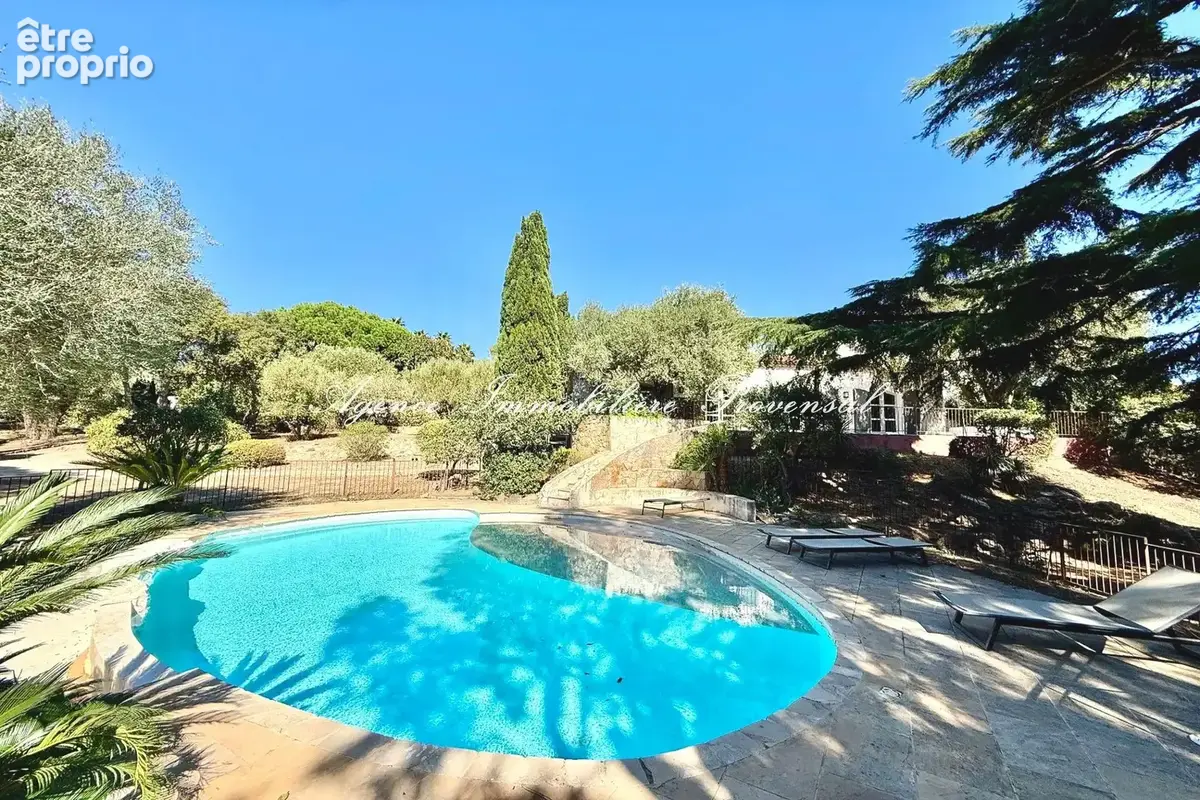 Maison 9 pièces 250 m² à vendre à Grimaud (83310) - photo 2