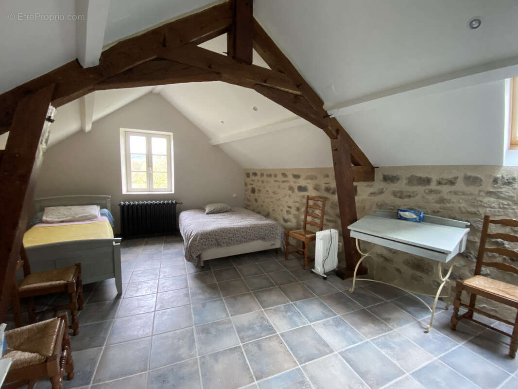 Maison à MONTREUILLON