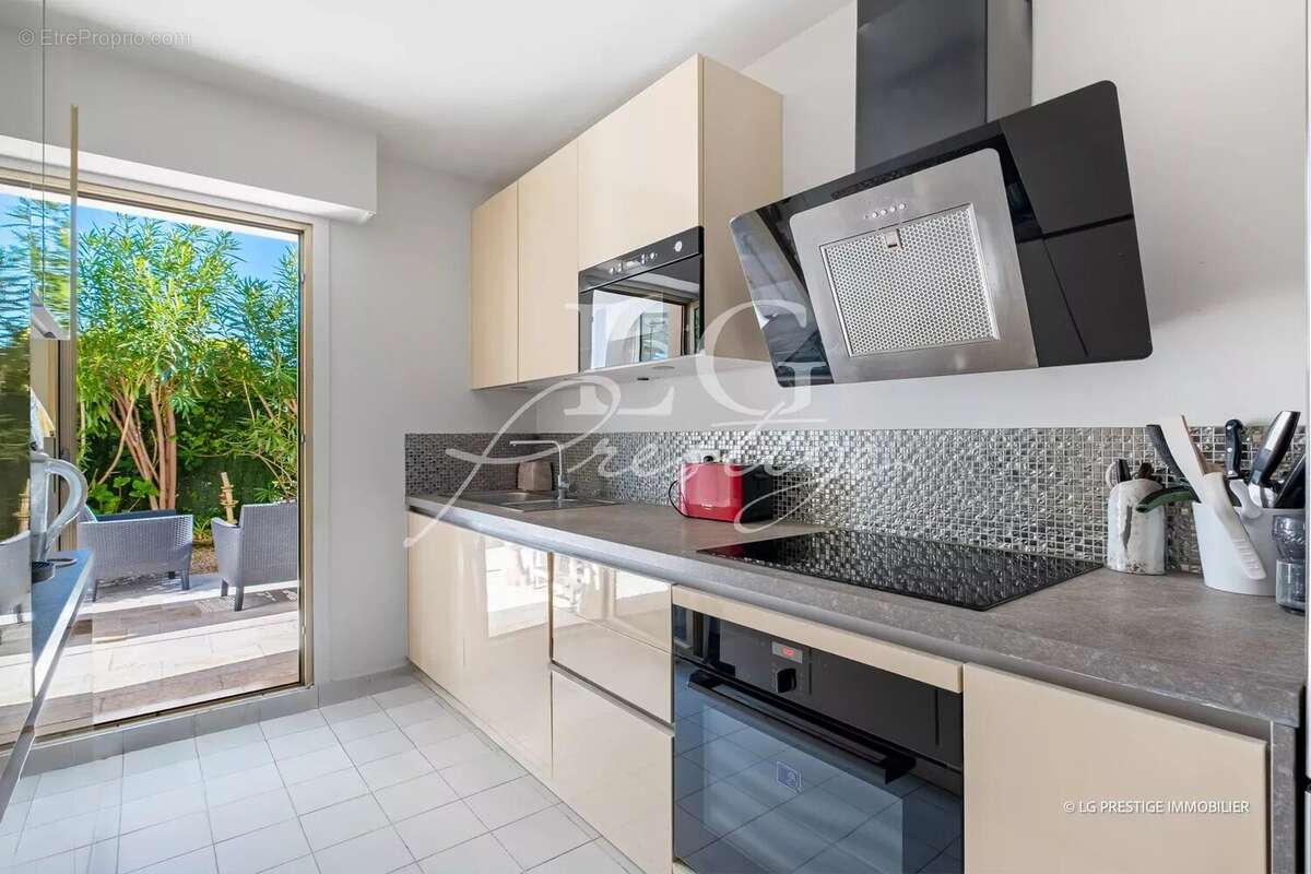 Appartement à MANDELIEU-LA-NAPOULE