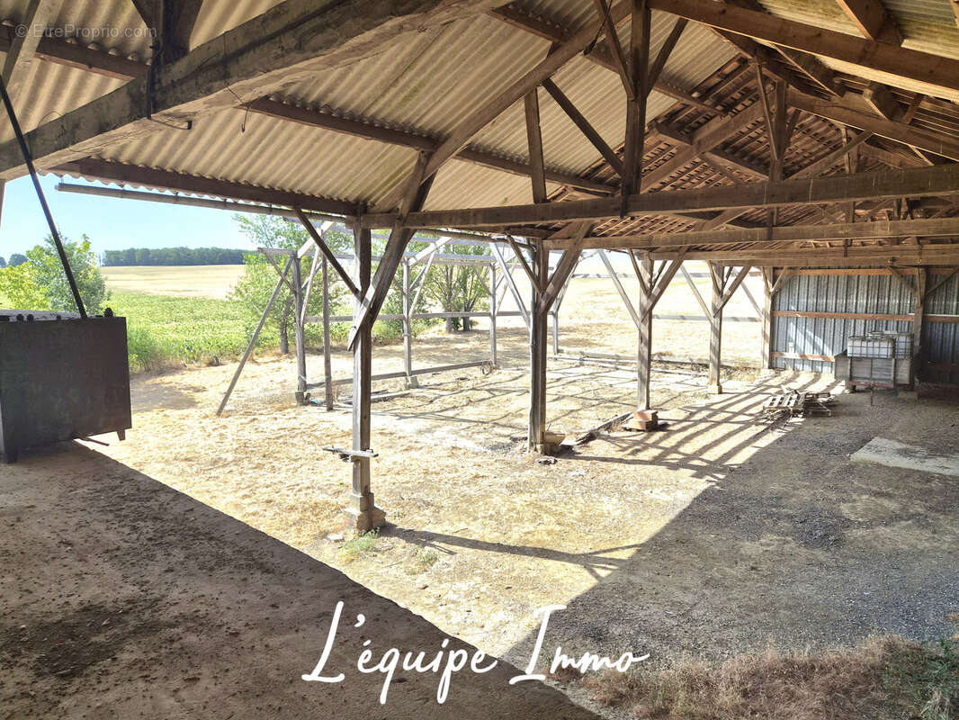 Ancienne étable et grange à réhabiliter avec CU et permis de construire - photo 2