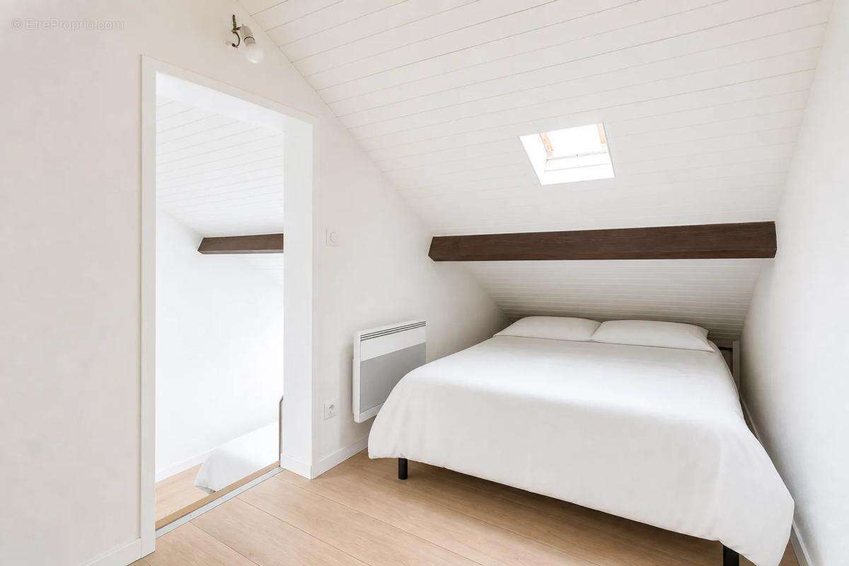 Maison rénovée 120 m² avec dépendance, Saint-Denis - photo 10