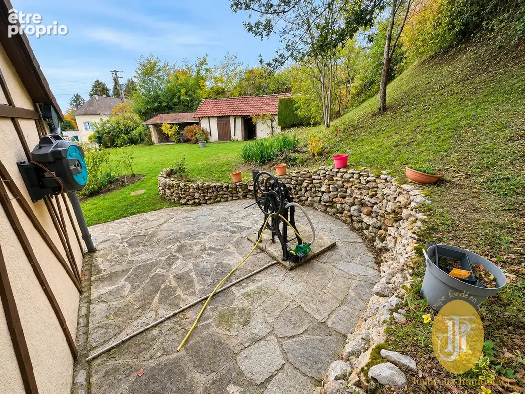 Charmante maison en pierre sur 3000 m2 de terrain - photo 9