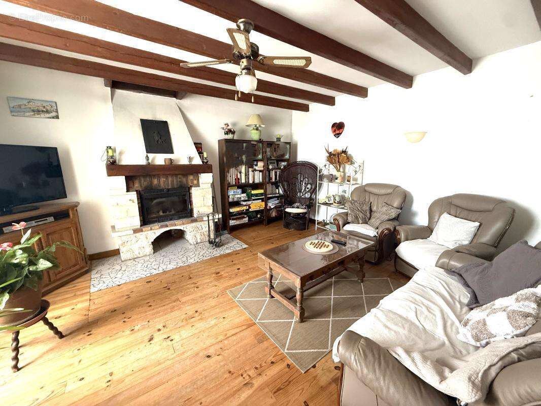Maison à CHEF-BOUTONNE