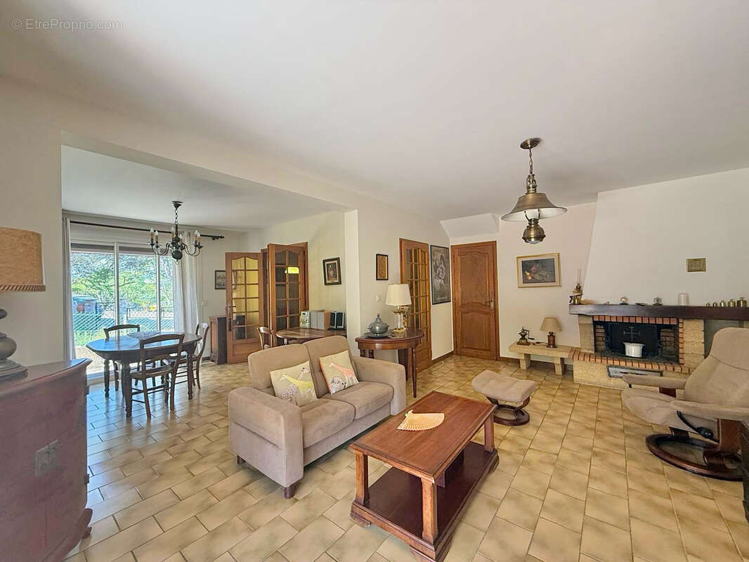 Maison à CARNOUX-EN-PROVENCE