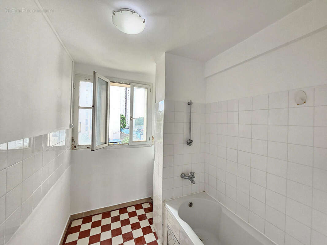 Appartement à AUBERVILLIERS