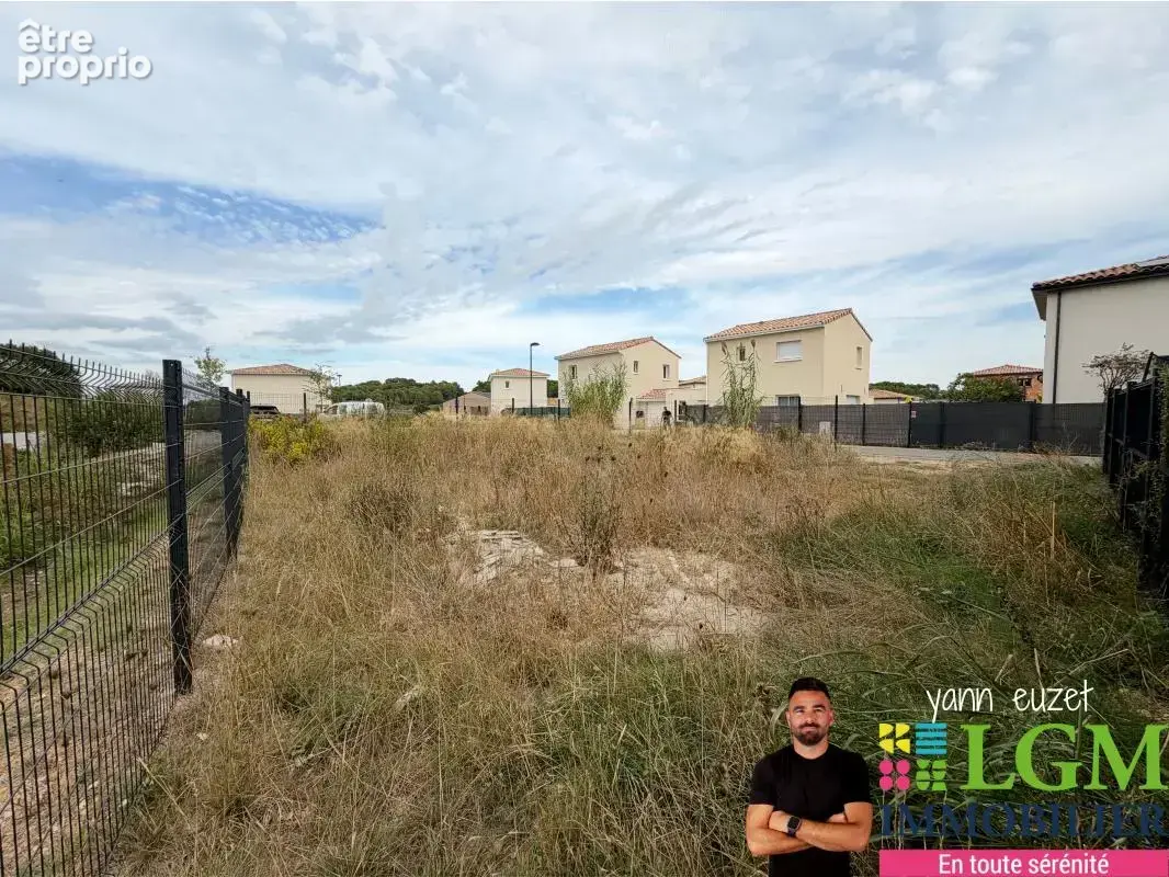 Aigues-Vives – Terrain d’angle viabilisé de 255 m² avec permis de construire accordé - photo 2