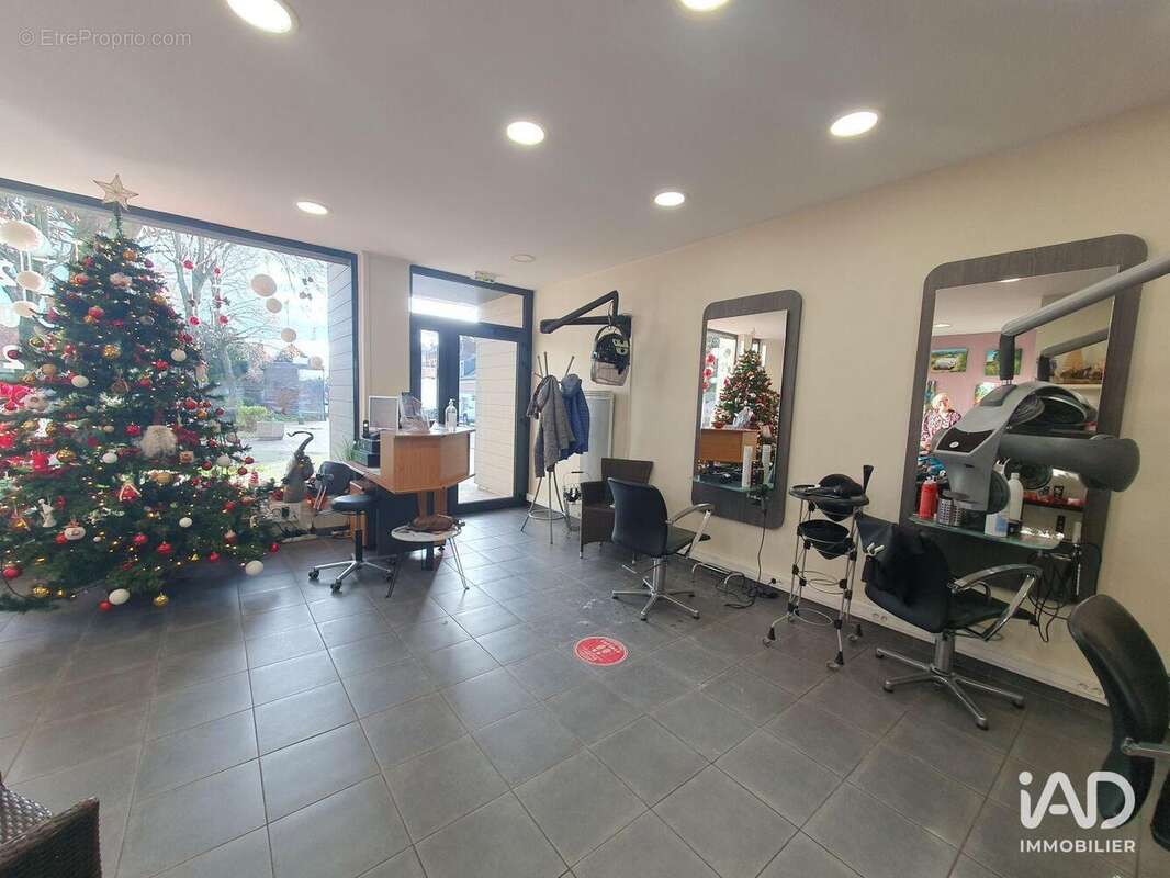 Photo 3 - Commerce à DREUIL-LES-AMIENS