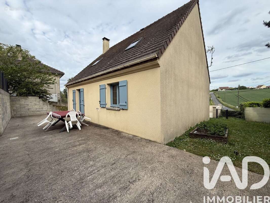 Photo 6 - Maison à VILLENEUVE-LA-GUYARD