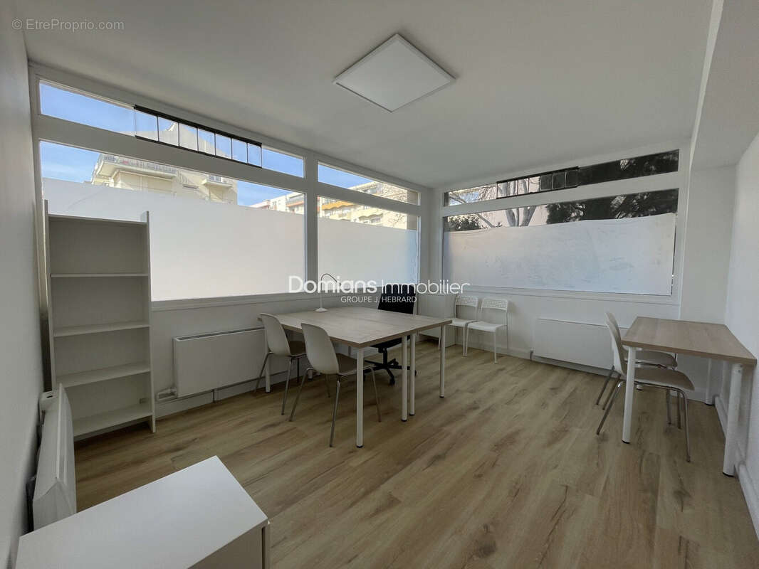 Commerce 128 m² à Perpignan  - photo 4