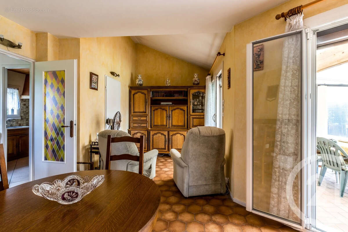 Maison à JASSANS-RIOTTIER