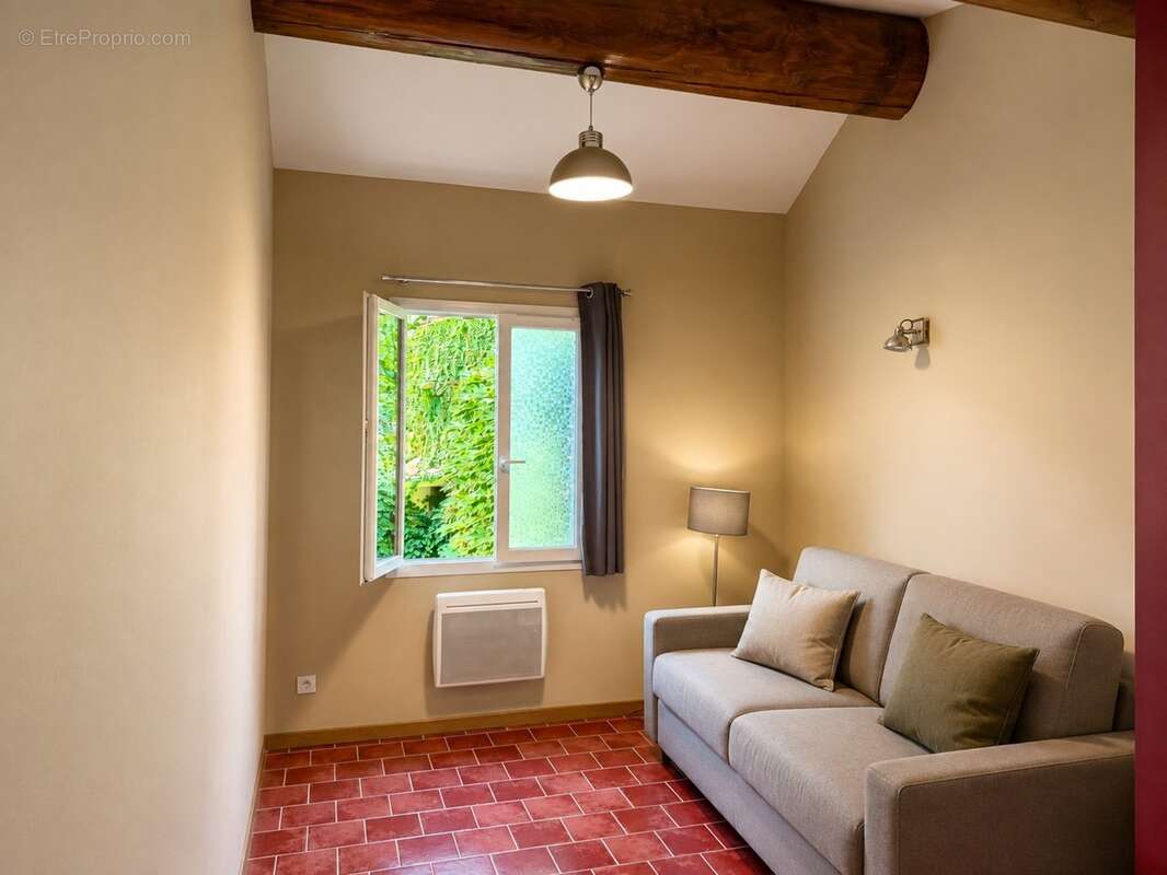 Maison de village avec atelier à vendre à Collias – Idéale pour vivre et travailler - photo 11