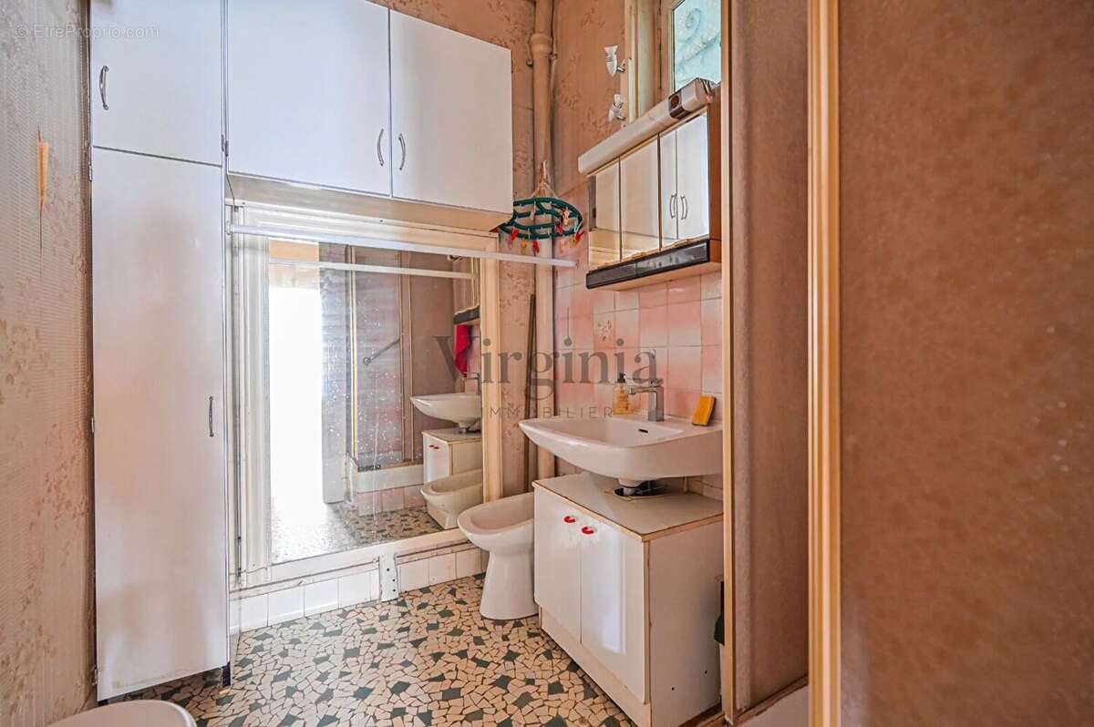 Appartement à CHARENTON-LE-PONT