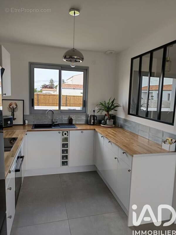 Maison 102 m² à Saint-Ouen-D'aunis  - photo 3