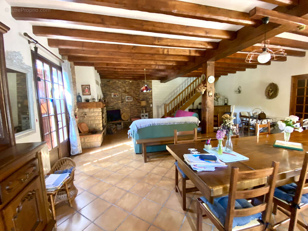 Maison à SAINT-ETIENNE-DE-VICQ