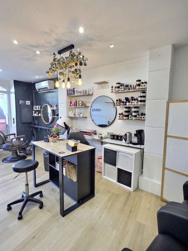 Commerce à MUDAISON