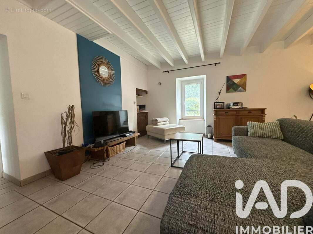 Maison 114 m² à Saint-Vincent-Sterlanges  - photo 5
