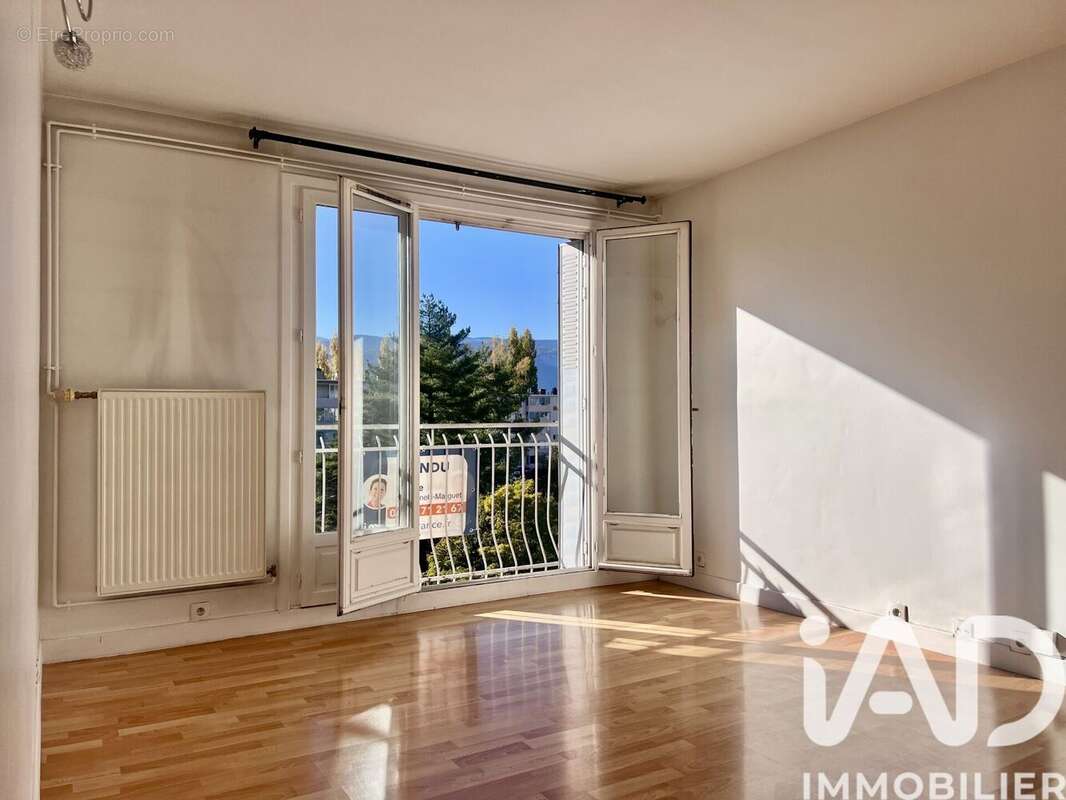 Photo 9 - Appartement à SAINT-MARTIN-D&#039;HERES