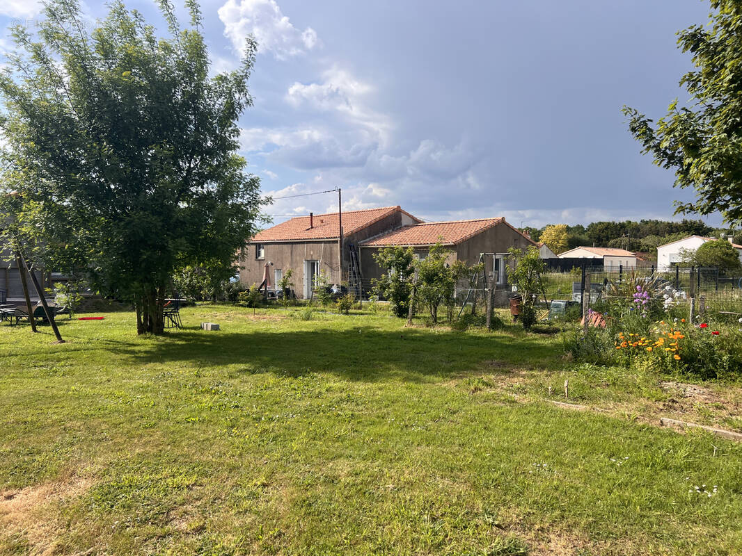 Terrain à ARTHON-EN-RETZ