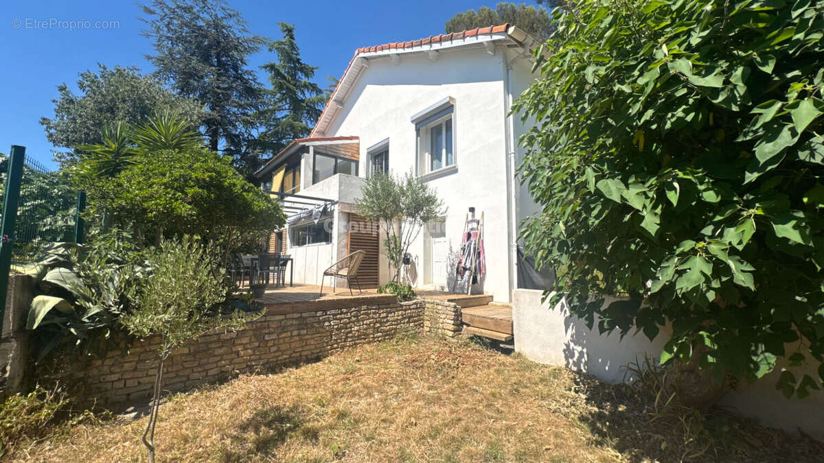 Nîmes - Puech du Teil - Maison P4 de 91 m² avec piscine, garage et jardin - photo 2